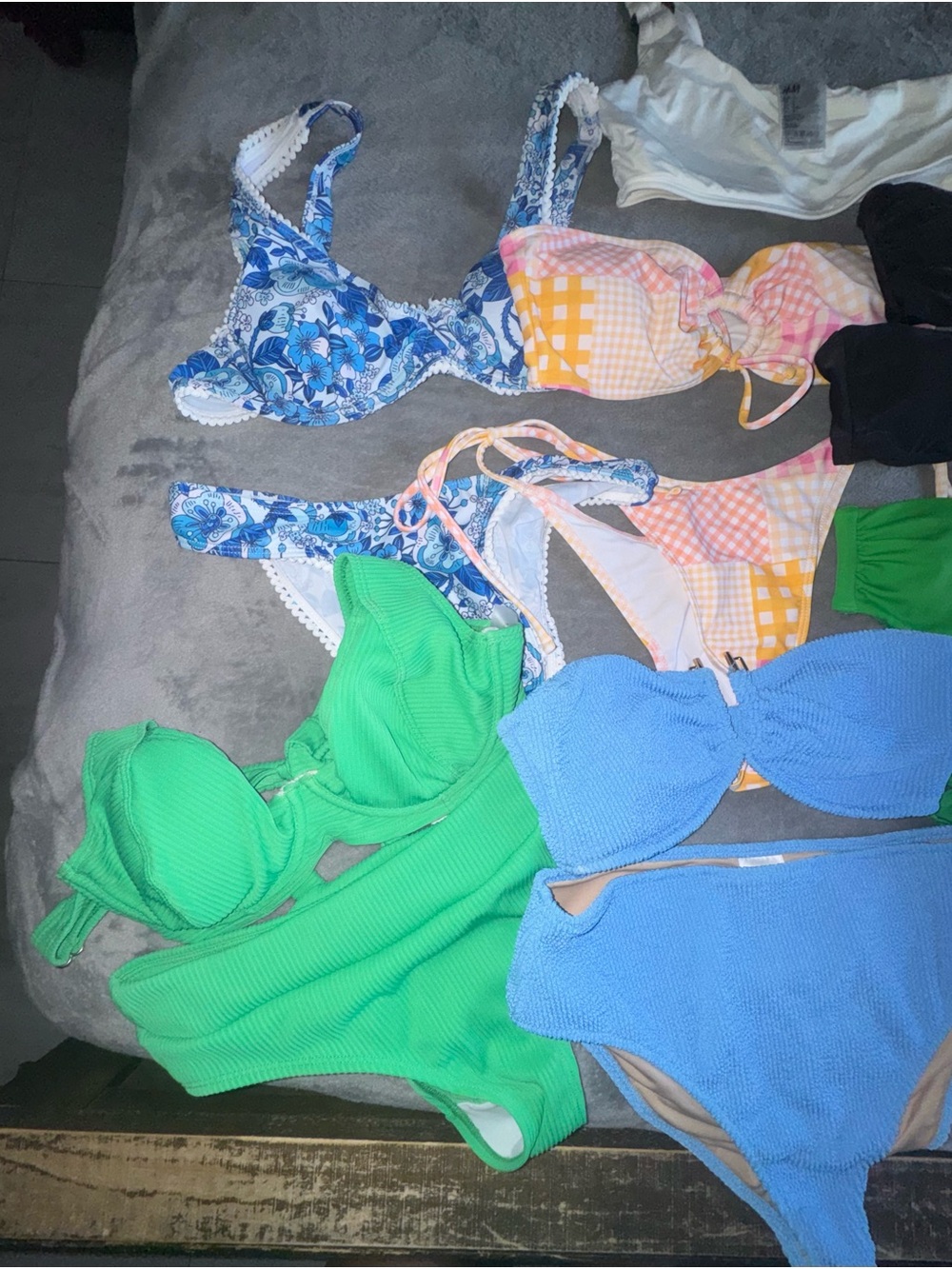 Bikini Bundle!! - Picture 2 of 4
